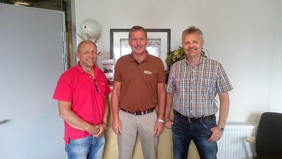 Fra venstre: Carl Christian Fon, prosjektleder/maskinansvarlig i Carl C. Fon AS, Robert Hvaal, salgsingeniør Pon Equipment AS og Jarle Hillestad, daglig leder Carl C. Fon AS.