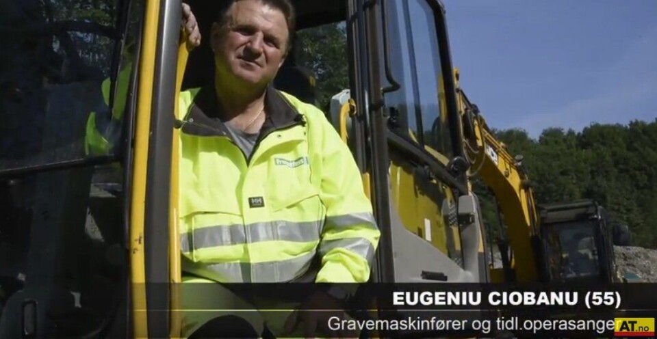 Sorterer og synger