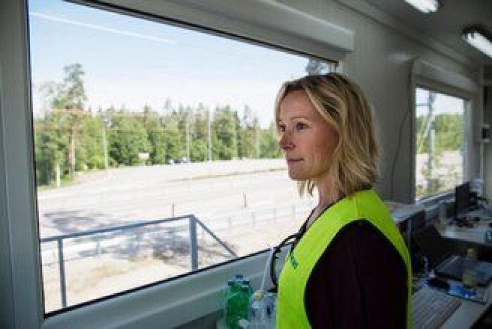 Prosjektleder Pia Nilsson i Siemens Sverige er fornøyd med at Siemens teknologi for skinnegående transport også kan brukes til veitransport.