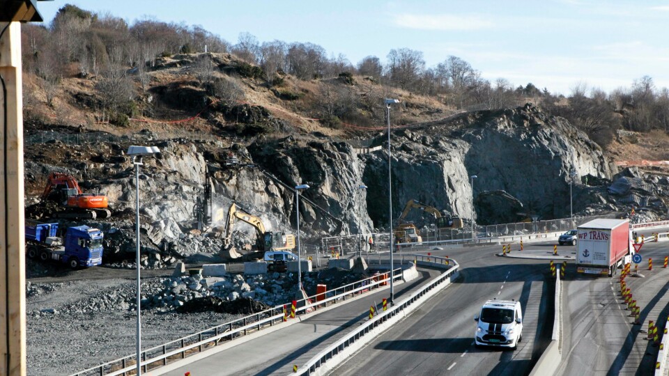Det går i retning av større og større kontrakter. Her fra strekningen mellom Svegatjørn og Rådal mellom Os og Bergen. Veidekke og Implenia deler entreprisen på 2,3 milliarder kroner.