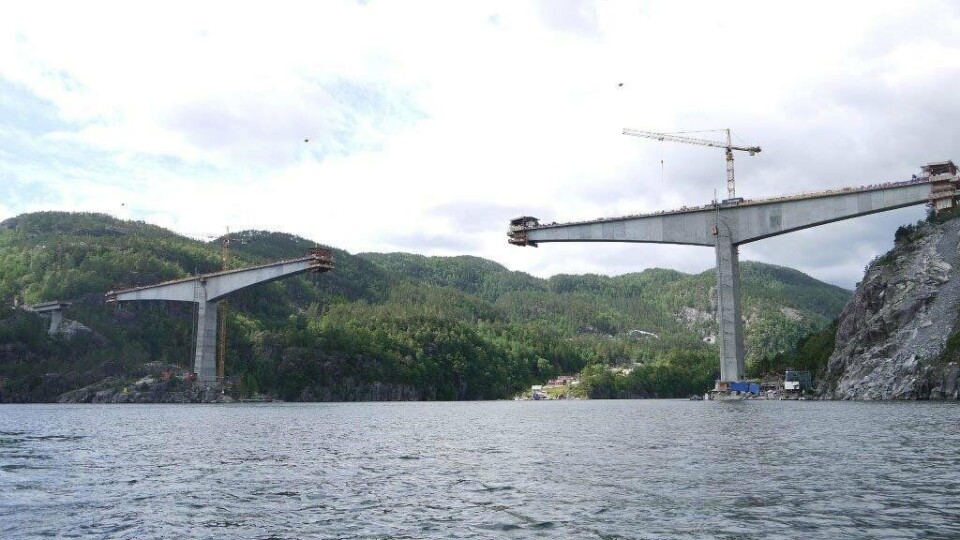 Bilde fra byggingen av Sandsfjordbrua i juli 2015.