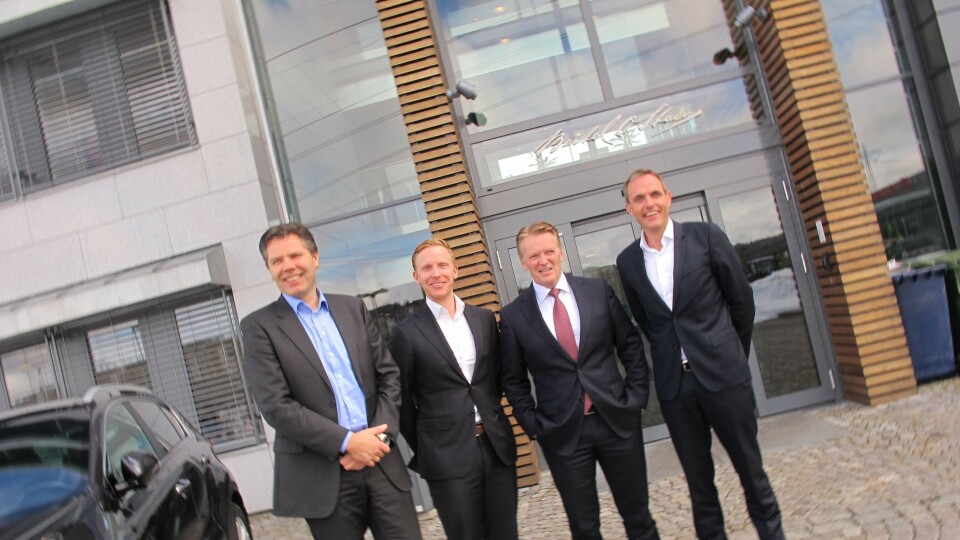 LEDELSEN: Etter presentasjonen av 2015-resultatet var det klart for fotografering av konsernsjef Bjørn Maarud (nr. to fra h), Marius Hayler, Andre Sjåsæt og Geir Olav Farstad.