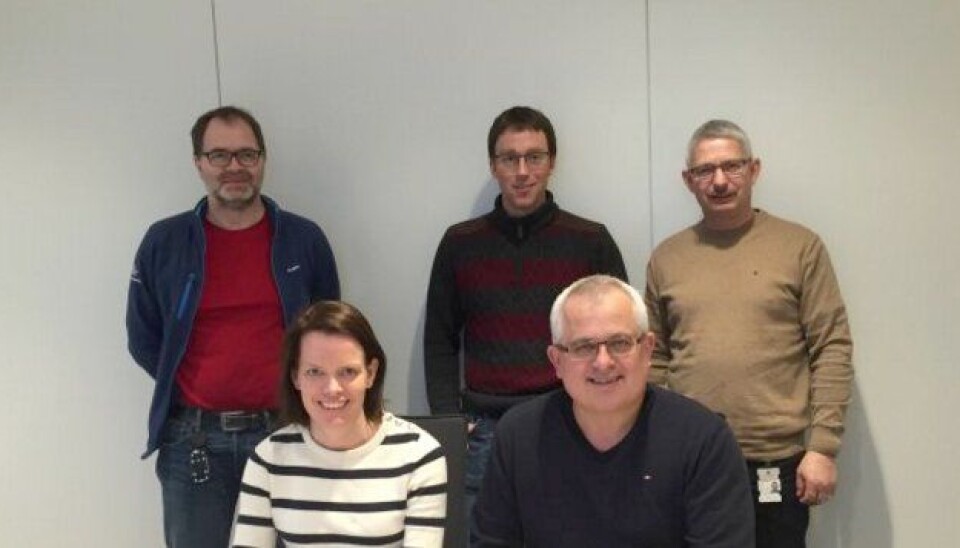 Bak f.v: Bragi Freyr Bragason (SVV), Kristian Brøste (prosjektleder, Christie & Opsahl AS) og Kjell Inge Langlo (byggeleder, SVV).