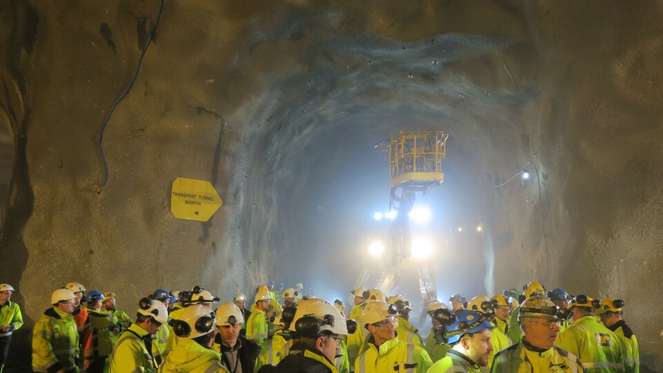Markering på Åsland – siste salve er skutt tre måneder før opprinnelig plan. Acciona Ghella JV har med AF Gruppen som underentreprenør stått for de innledende sprengningsarbeidene på Åsland.