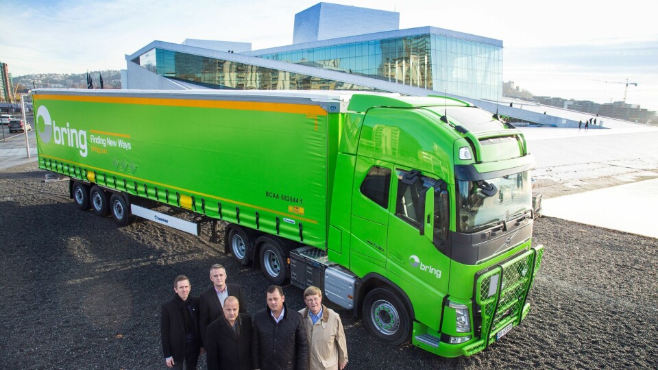 Bilde fra overlevering i Oslo. Fra venstre: Jan Robert Heiberg, Sören Outzen, Jan Andresen, Ingo Geerdes og Karl-Heinz Schweer.