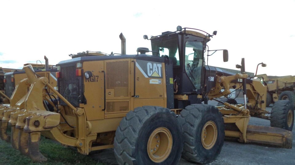 2008 Caterpillar 16M (Se alle bilder og informasjon om alle maskinene og utstyret i lenken til auksjonen nederst i saken).