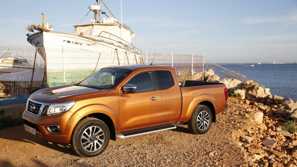 HELT NY: Nissan Navara er en helt ny bil, men slektskapet fra forgjengeren er lett synlig.