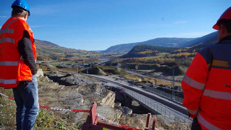 Vegvesenet tok med planleggerne på befaring til Harpefoss og Harpe jernbanebru som er bygd i forbindelse med ny E6 Frya-Sjoa.
