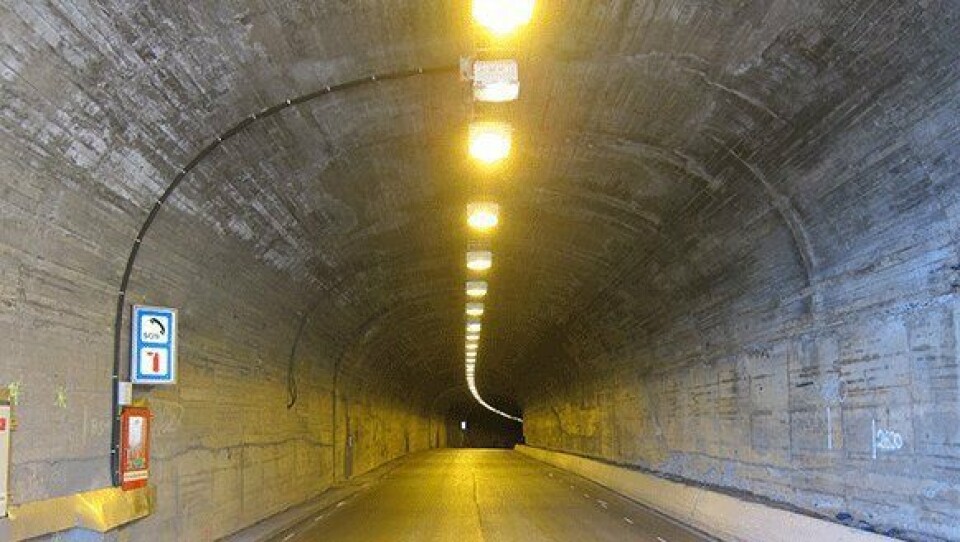 E134 Svandalsflonatunnelen har fått full oppgradering, med blant annet nye lys og nødskap.