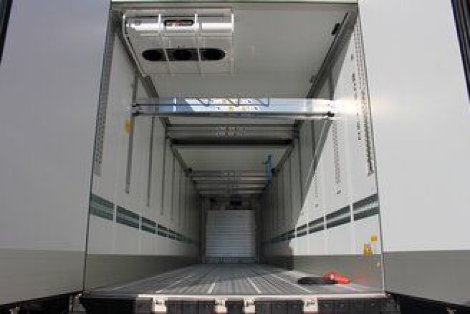 Her kan det lastes i to høyder. Alle trallene har dobbel dekk som standard.