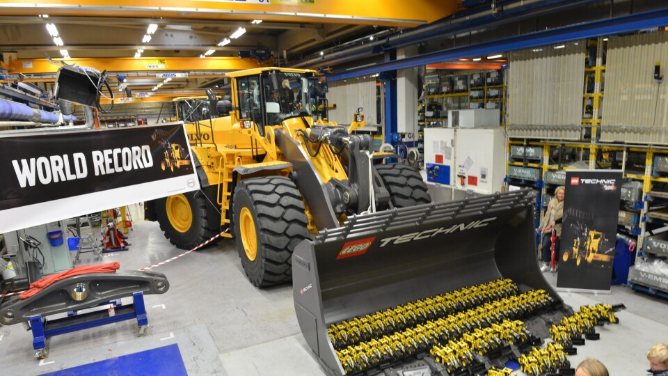 Aldri før har så mange Lego Technic Volvo L350F hjullaster vært samlet på ett sted. Joho!