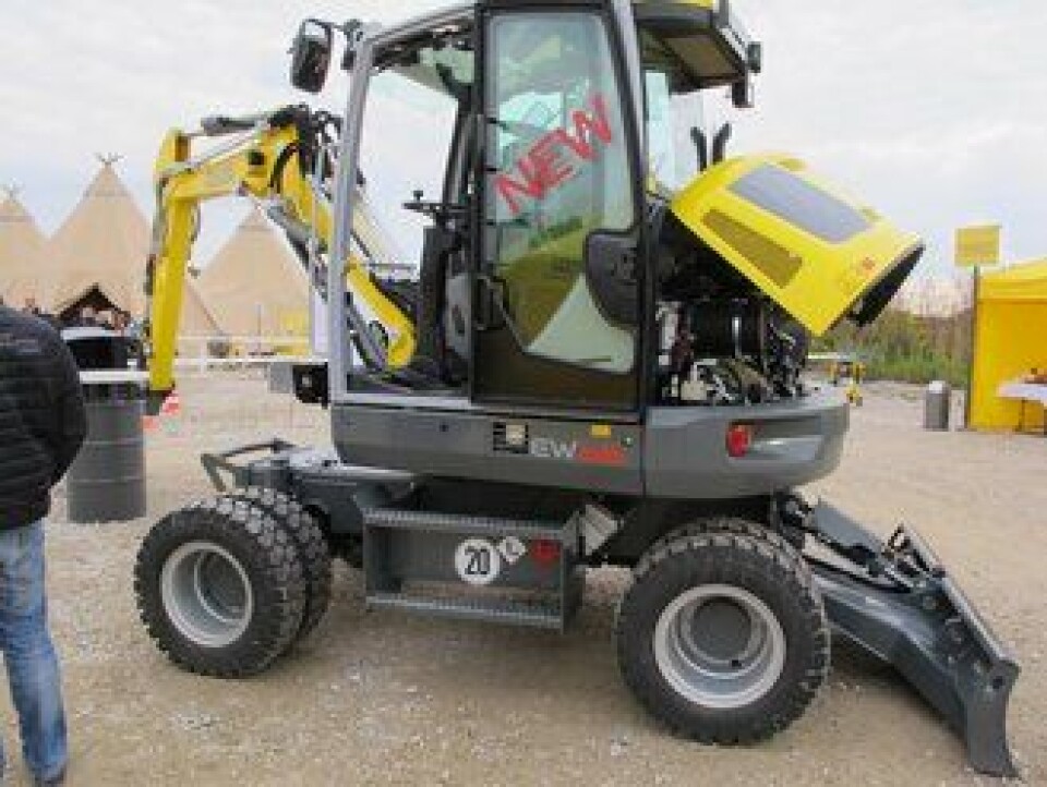 Sammen med beltegraveren ET65 hadde hjulgraveren EW65 verdenspremiere i München, maskiner som vil være svært aktuelle i Norge.