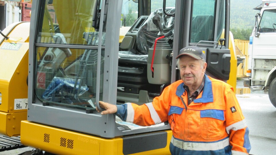 Magne Berget med Anleggsdrifts nye Kato-graver.