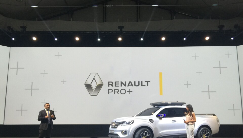 Ashwani Gupta, Global Head of Light Commercial Vehicles Business hos Renault i Paris ved avdukingen av konseptbilen Renault Alaskan.
