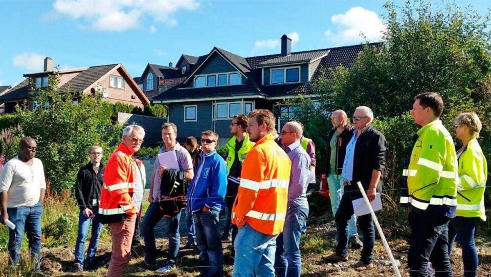 Rundt 20 personer var med på befaring i august. Sju entreprenørbedrifter var representert på befaringen.