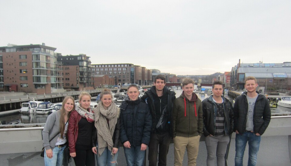 Liebherr-lærlingene som har vært på en måneds studietur i Norge.
