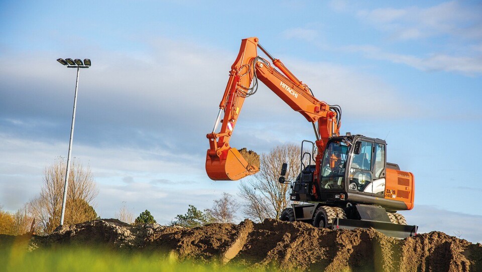 Det engelske utleiefirmaet Keyway har 400 Hitachi-maskiner, her firmaets første hjulgraver, ZX140W-5 (17 tonn).