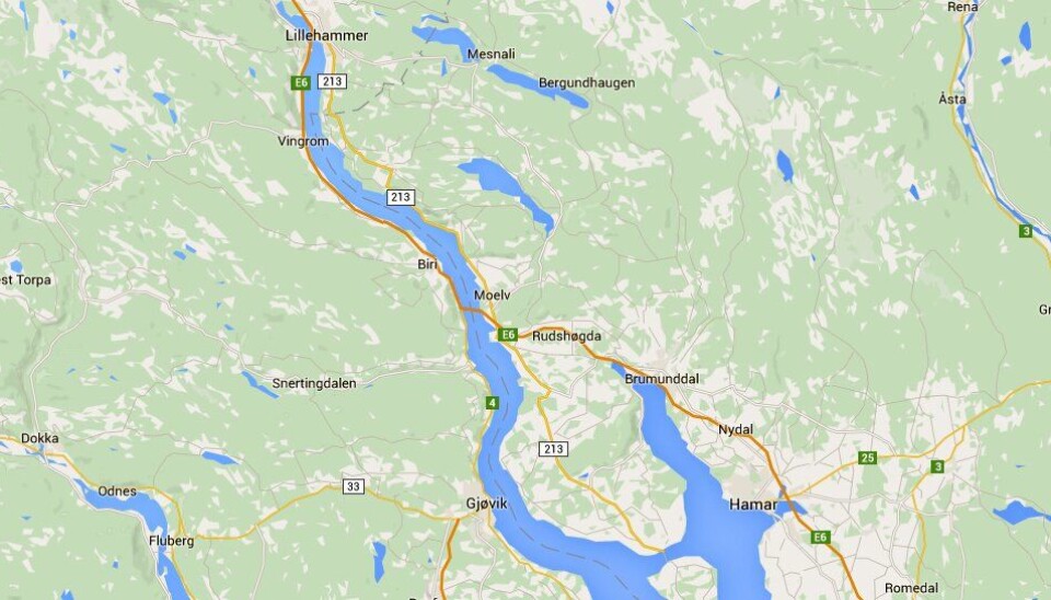 Bilen var ikke stjålet lenge. Kjøreturen gikk på E6 fra Rudshøgda til rett sør for Brummunddal der det var asfaltarbeider (se kartet). Bilen var ikke stjålet lenge. Kjøreturen gikk på E6 fra Rudshøgda til rett sør for Brummunddal der det var asfaltarbeider (se kartet).
