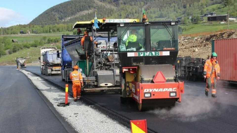 Peab er i gang med historisk stort asfaltoppdrag.