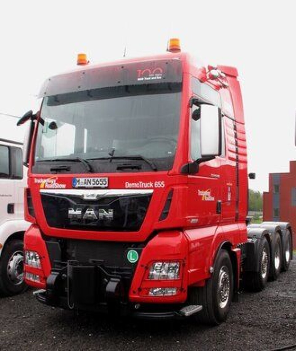 MANs tungtrekker med D38-motor på 640 hk, godkjent for totalvekter på opptil 250 tonn.