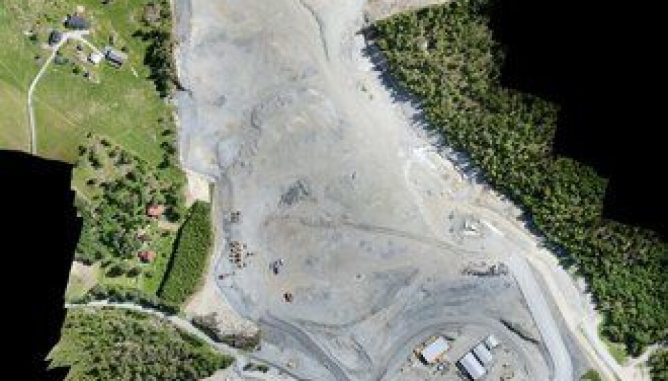 Slik ser Åsland riggområde ut fra luften per dags dato (juni 2015). Adkomsttunnelene går har inngang nederst til høyre på bildet.