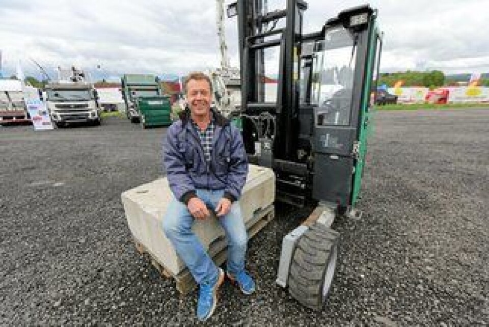 Olav Lauvdal i Magnojack importerer Terberg Kinglifter til Norge. Han kjørte demo på Transportmessa.