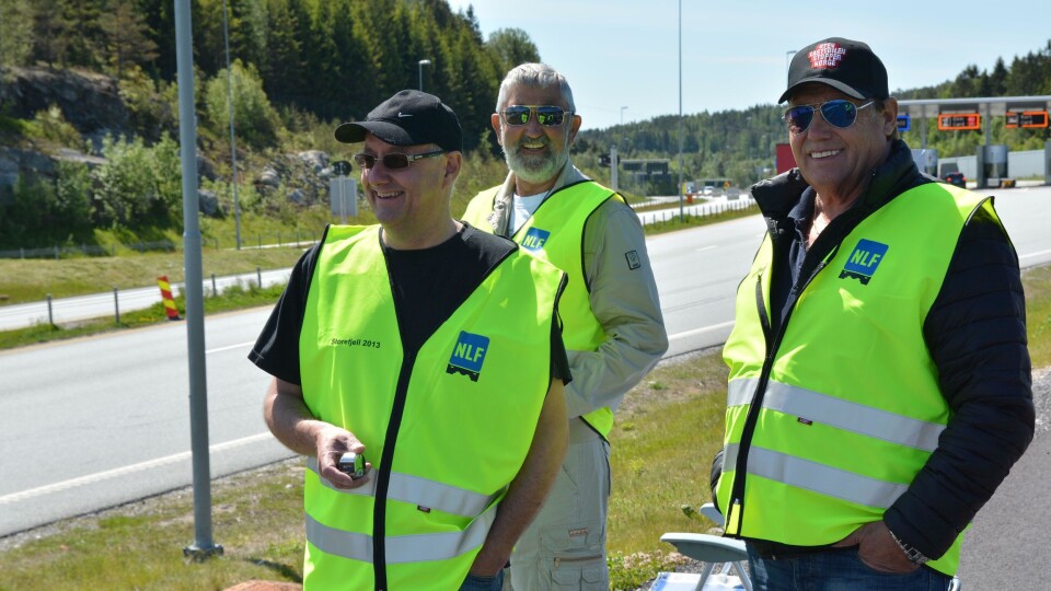 Raymond Nicolaysen, Egil Berg og Erik Graarud tok den første økten på Svinesund der andelen utenlandske lastebiler i 2013 var 91 prosent. Årets telling viser 90 prosent.