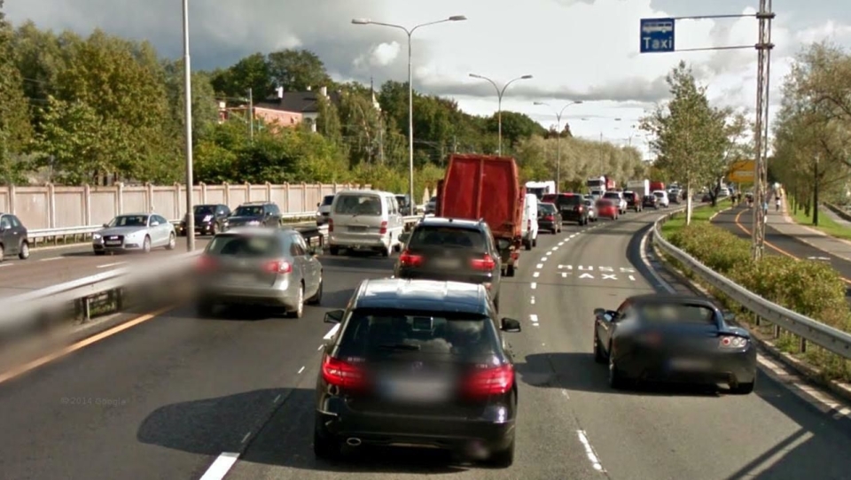 Mellom Vækerø og Filipstad i Oslo, på E18, skal det ikke kjøres elbil i kollektivfeltet i perioden 06.00 - 09.00 inngående og 14.00 – 18.00 utgående.