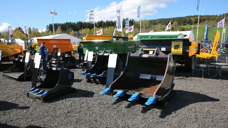 Skuffene har norgespreimiere på Vei og Anlegg og står utstilt på Nils A. Mørks stand.