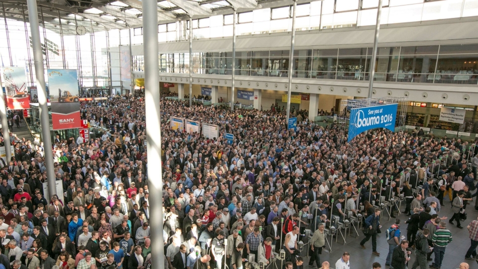 VERDENS STØRSTE: Bauma i München er verdens største anleggsmesse. Her fra 2013-utgaven.