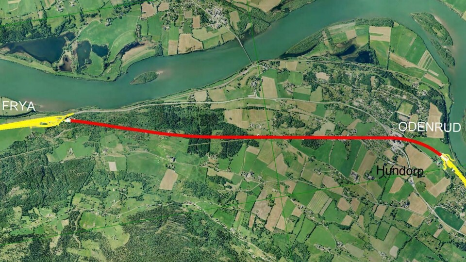 En kilometer av den over fire kilometer lange Hundorptunnelen (markert med rødt) må graves opp. Over 500 billass med pukk og asfalt må erstattes.