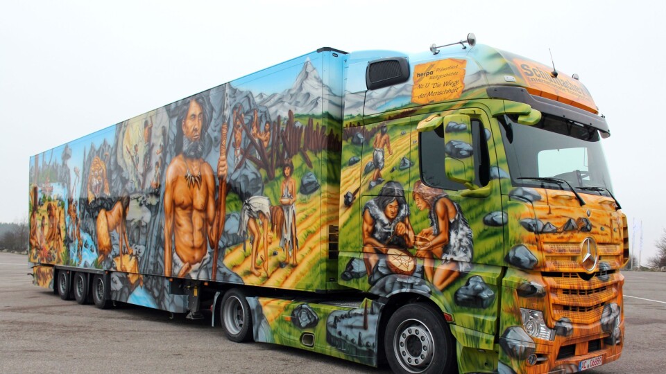 Høyresiden viser steinalder og tidlig jordbruks-samfunn. Alle