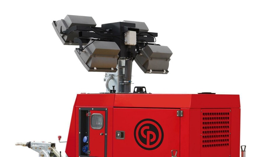 Lystårnet fra Chicago Pneumatic er kompakt, men masten med de fire lampene kan heves til 9 meter.