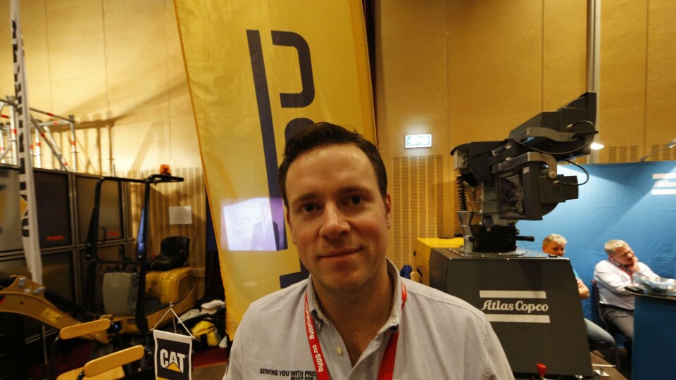 Stian Zachariassen er ny produktsjef for de små maskinene hos Pon Equipment. Her på plass på Utleiekonferansen.