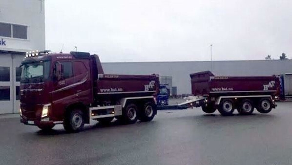 En 2014-modell Volvo FH 540 6x4 med tippkjerre (bildet) ble stjålet natt til mandag 15. desember. Takket være sporing og rask reaksjon fra politiet kunne vogntoget settes i arbeid igjen samme dag etter at tyven var plassert hos politiet.