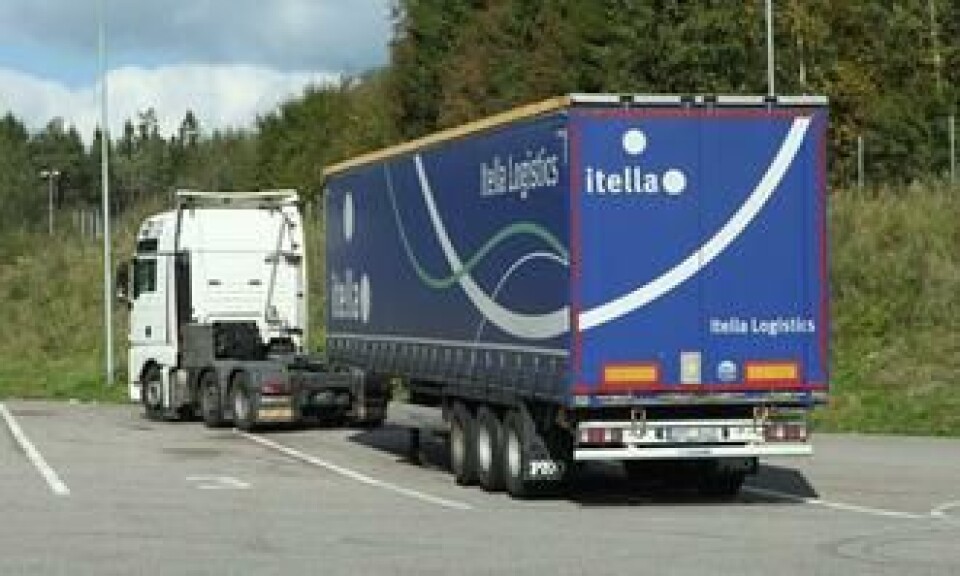 Etter å ha parkert tralla med trekkvognene ved Tusenfryd, hentet sjåføren den siste av de to trallene som hadde blitt stående på Taraldrud kontrollstasjon etter bilene med bruksforbud.