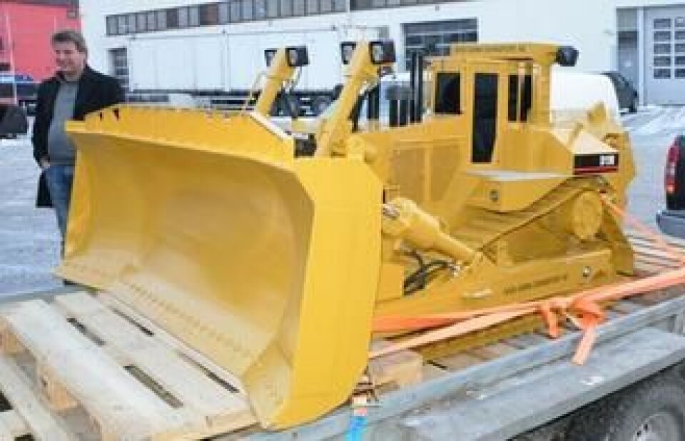Fjernstyrt Cat-dozer til jul