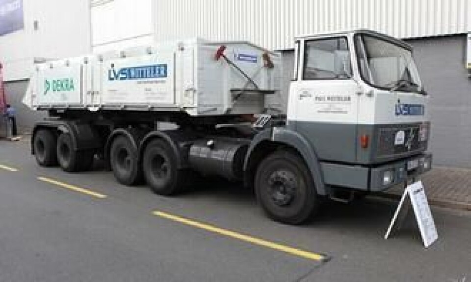Hanomag-Henschel F221 S 1972-modell. Henschel-motor som yter 230 hk. Topphastighet 90 km/t. Tillatt totaltvekt på dette vogntoget er 54 tonn.