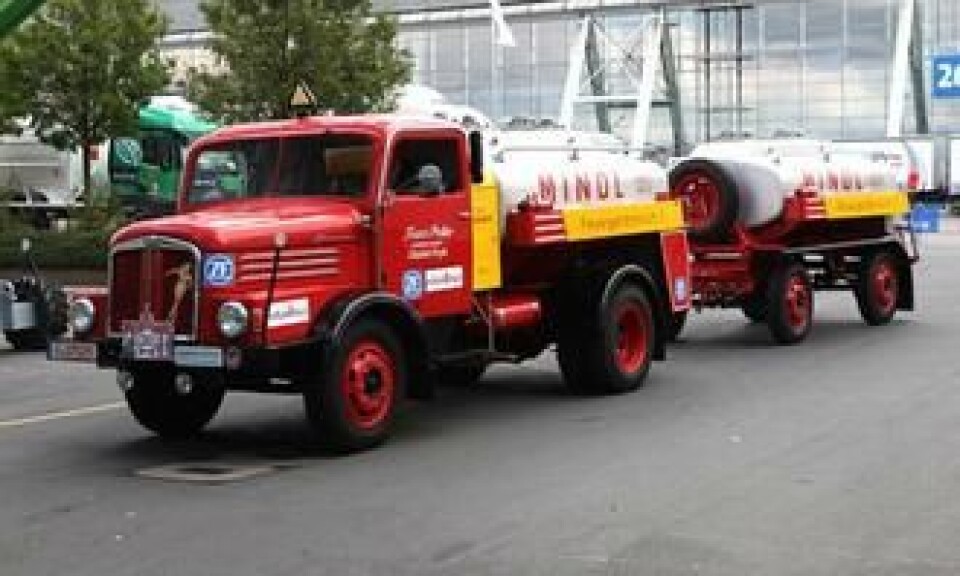 IFA S4000 tankbil fra 1962. Motoren yter 90 hk og topphastigheten er 80 km/t.