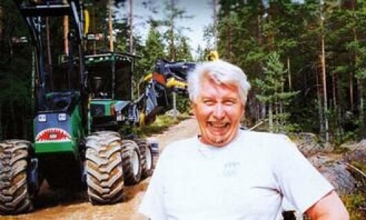 Den svenske maskinentreprenøren Lars Thorstensson har laget en nesten komplett hybridmaskin for skogs- og anleggsarbeid. Den svenske maskinentreprenøren Lars Thorstensson har laget en nesten komplett hybridmaskin for skogs- og anleggsarbeid.