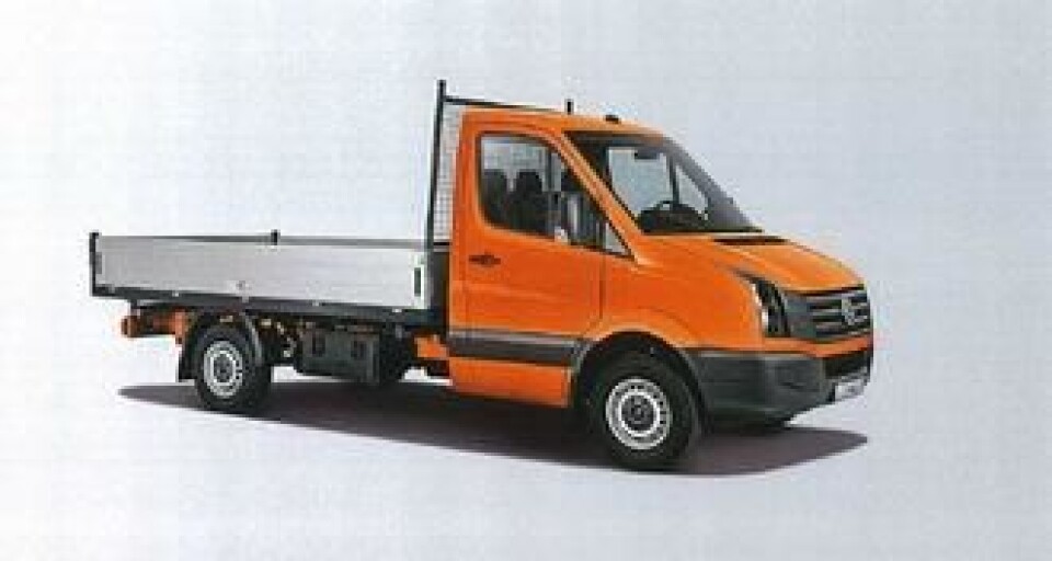 På Wiesmoor-fabrikken kan en 3,5-tonns VW Crafter påbygges et tipplan som ikke veier mer enn ca. 570 kg. Innvendig planmål er 3540 x 2040 x 400 mm. Påbygget kan suppleres med kapell, hengerfeste, roterende lys og arbeidslys. Plantypen kan også leveres på Amarok.