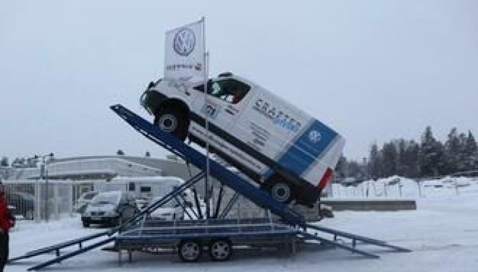 Car Events har en vipp som heller ca. 36° for å demonstrere klatreegenskapene.