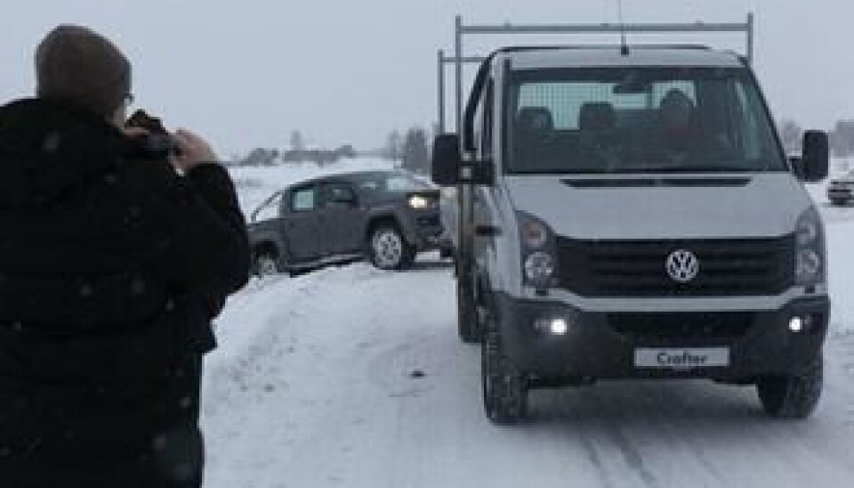 Når det har gått rett frem i en sving er det godt å ha en Crafter 4x4 for å trekke Amaroken opp på rett kjøl igjen.
