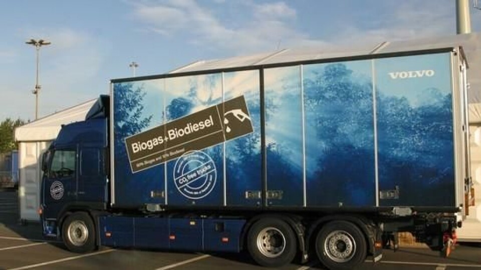 Etter alt å dømme er volvo først ute med teknologi for en blanding av metan og (bio)diesel som drivstoff for latebiler.
