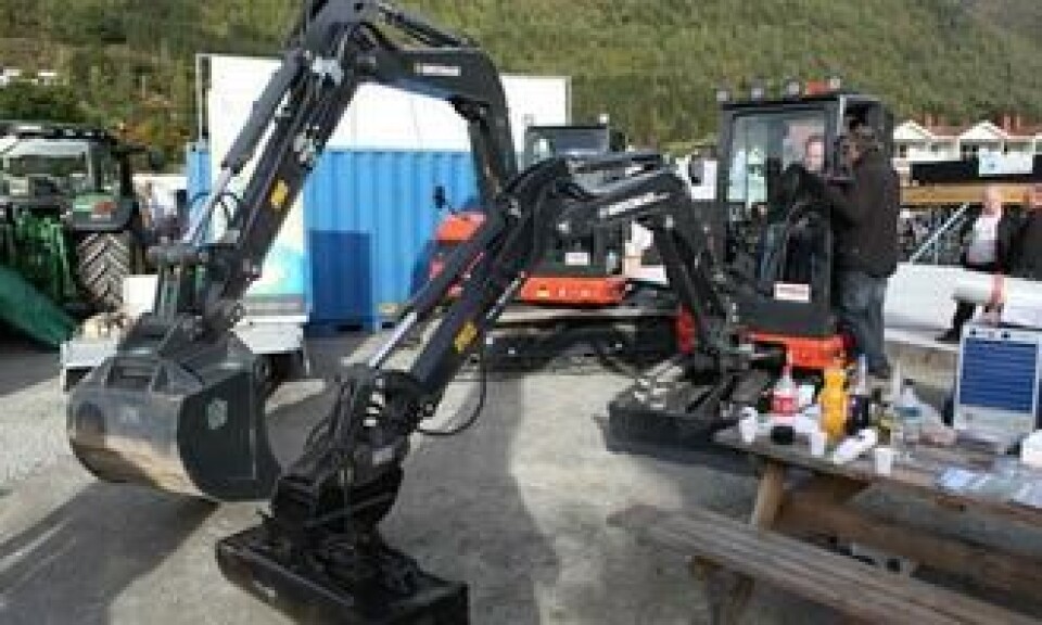 Vinge Maskin AS var på plass på Loen-dagene 2013 med to Eurocomach-maskiner.