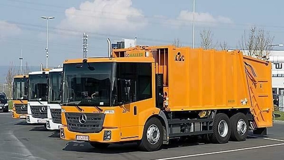 Mercedes Econic blir vist med gassmotor under ELMIA Lastbil2014 i august.
