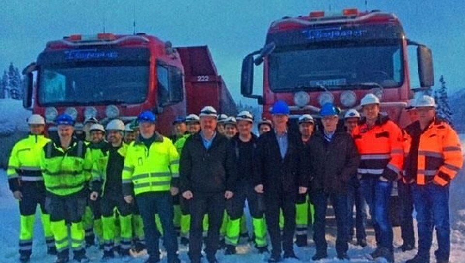 Dyktige medarbeidere hos T. Engene AS skal fortsatt sørge for transporten av kalkstein hos Brønnøy Kalk AS.