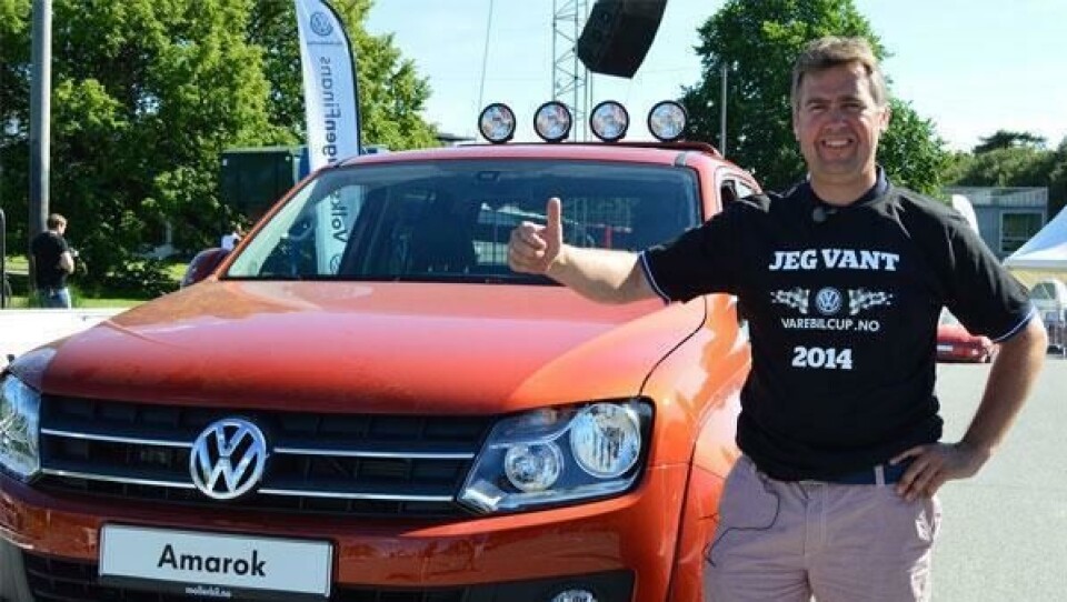 Tom Kristian Lien med premien - en VW Amarok til 490.000 kroner