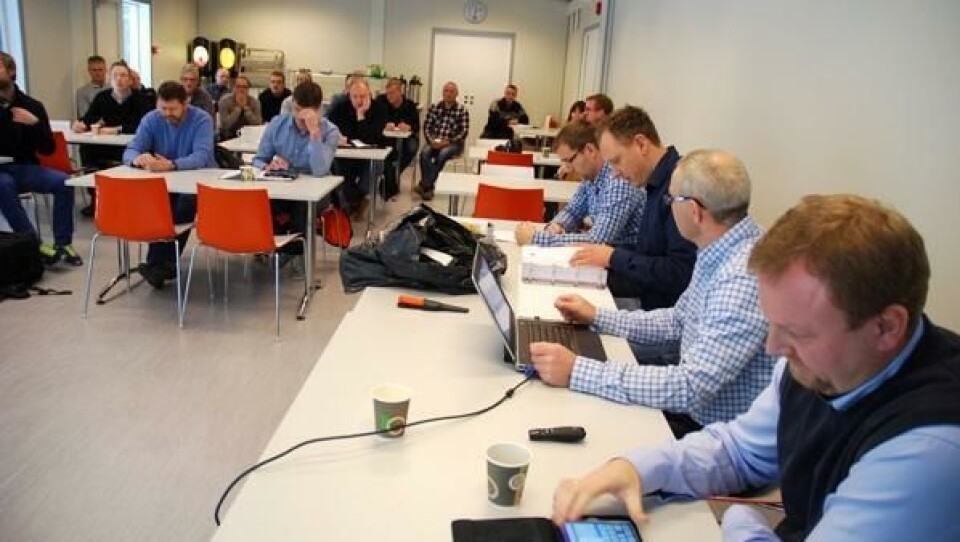 Fra tilbudsåpningen fredag 15. november på Statens vegvesens E6-rigg i Ringebu.