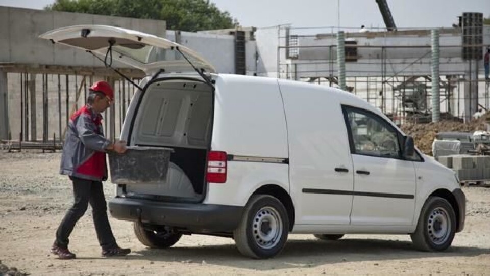 Bakluken på visse Caddy-modeller har en svakhet som gjør at den kan falle ned. Kanskje greit med hjelm...?